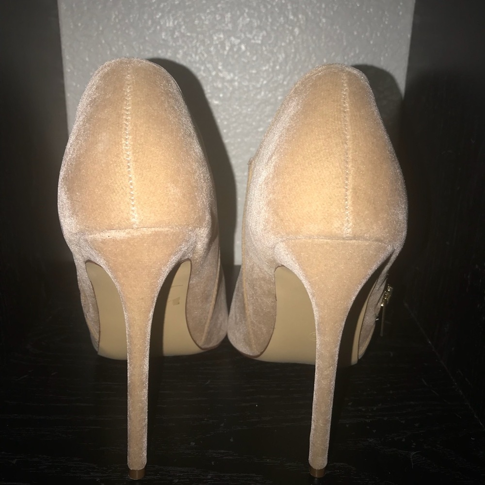 Shoes - Picture 3 of 5